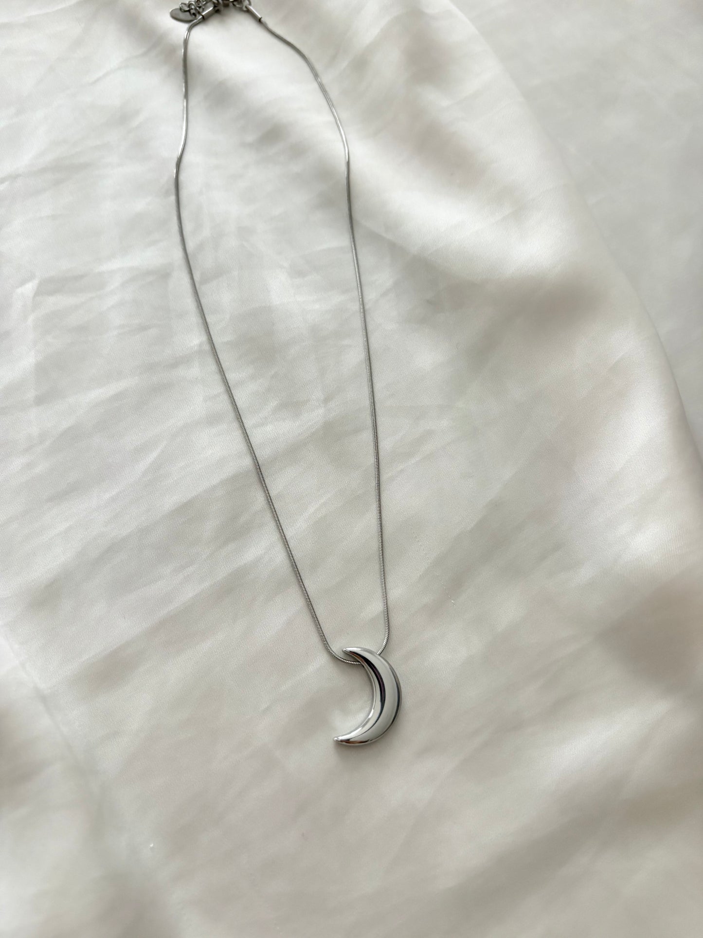 Collana Luna Bomb